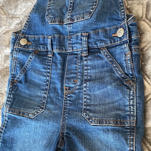 Jean overalls 👖 - Picture 7 of 8